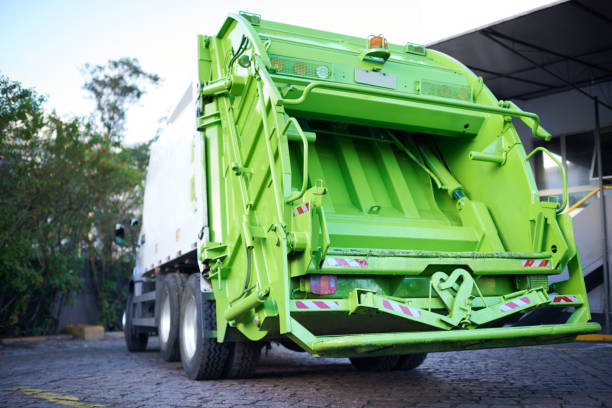 Best Attic Cleanout Services  in Larimore, ND