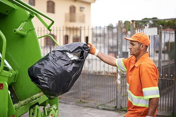 Best Yard Waste Removal  in Larimore, ND